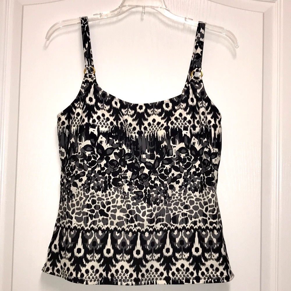 Island Waves swim top